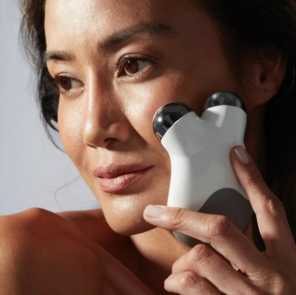 Mini Facial Toning Device BRAND NEW - Picture 2 of 6